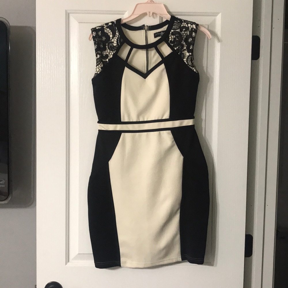 NWOT Never worn Cream and black dress.